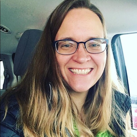 Meet your Posher, Andrea - Picture 1 of 1